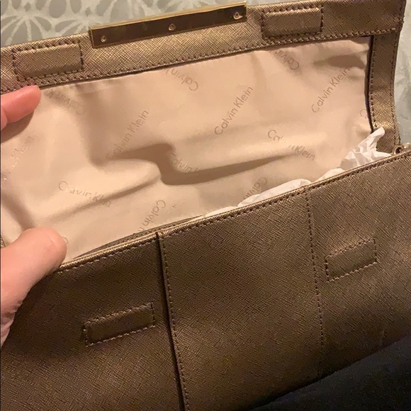 Gold Calvin Klein bag - Picture 3 of 4